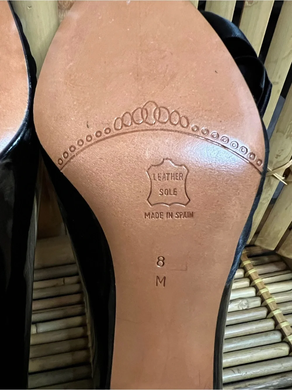 Vintage barefoot originals  Black Patent Pointed Toe Pumps with Flower Detail